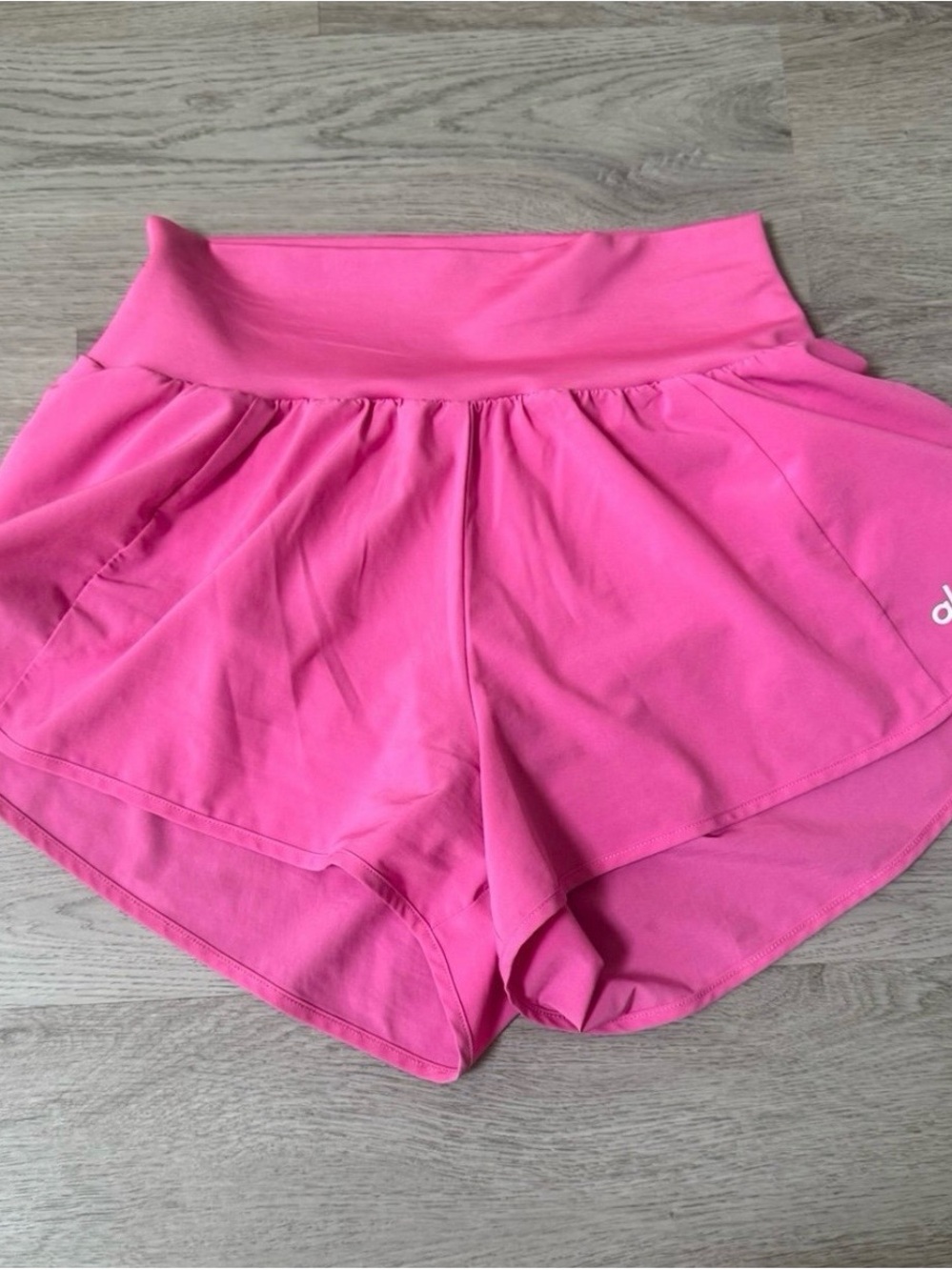 ALO Yoga Gold Medal Paradise Pink Athletic Mini Shorts XS - Picture 7 of 7